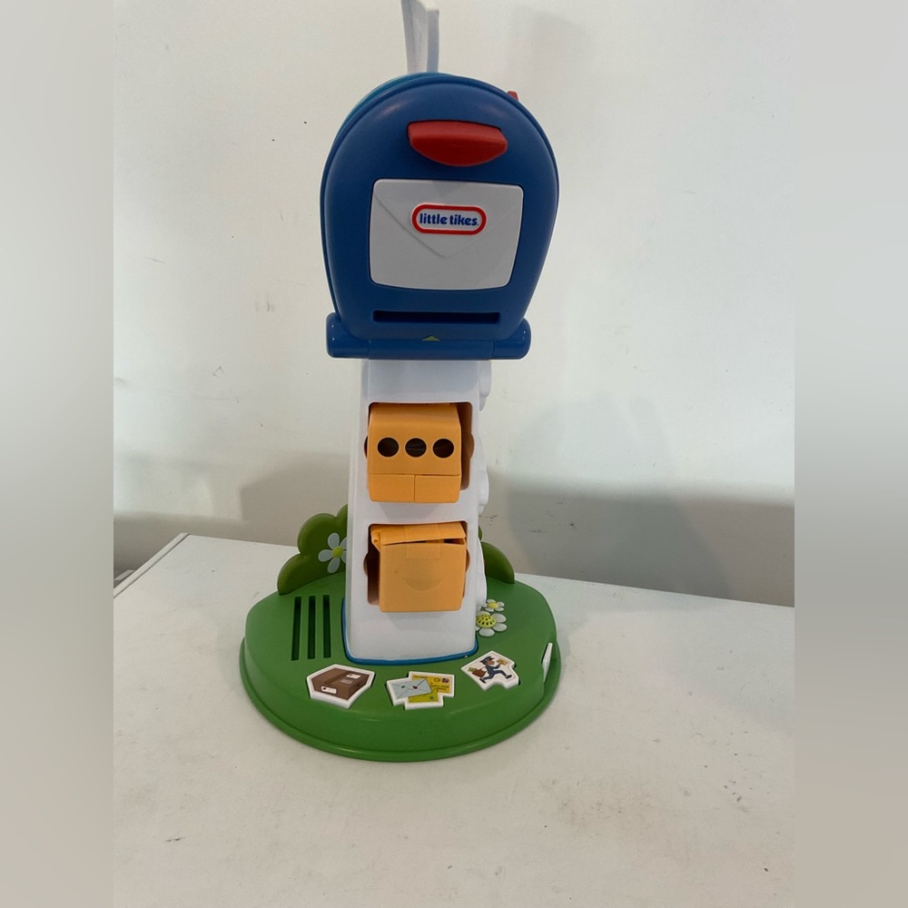 Little Tikes Learn & Play My First Learning Mailbox